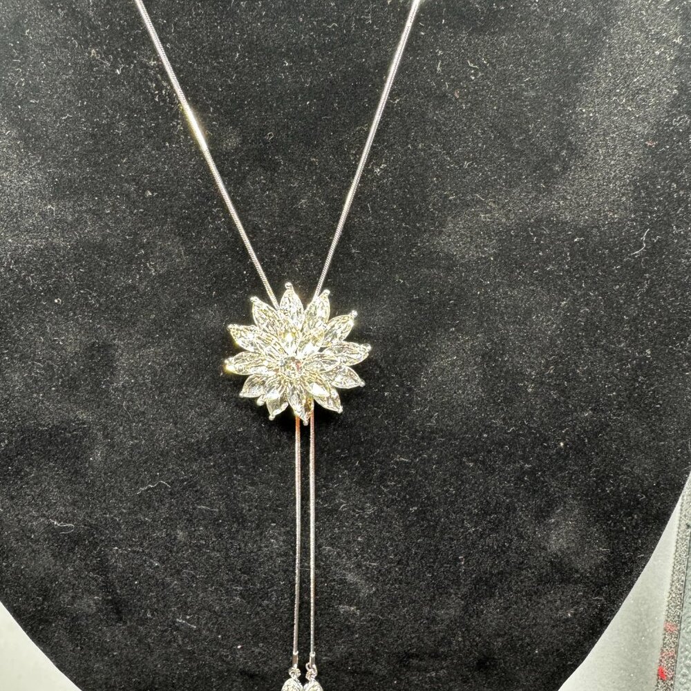 Snowflake - White - Picture 3 of 4